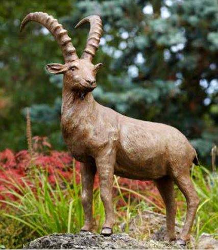 Bronzefigur Steinbock groß